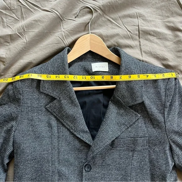 Alohas Itinerary Cropped Check Print Structured Blazer - Picture 4 of 7
